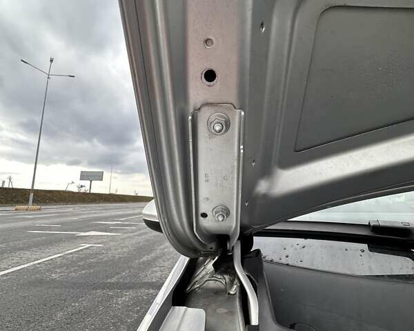 Серый Фольксваген Пассат, объемом двигателя 1.97 л и пробегом 306 тыс. км за 15000 $, фото 60 на Automoto.ua