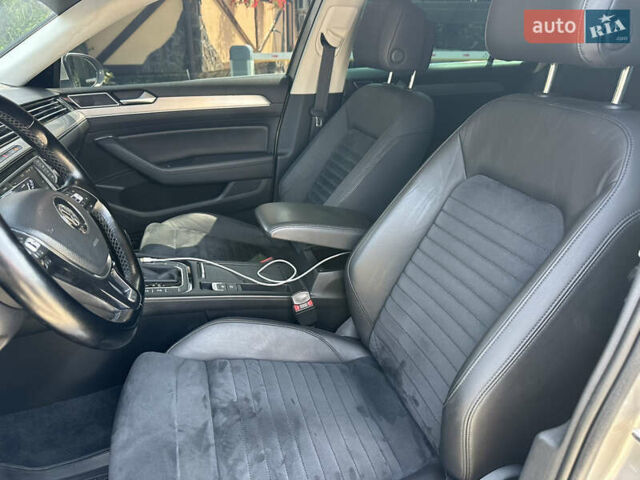 Серый Фольксваген Пассат, объемом двигателя 1.97 л и пробегом 275 тыс. км за 15999 $, фото 47 на Automoto.ua