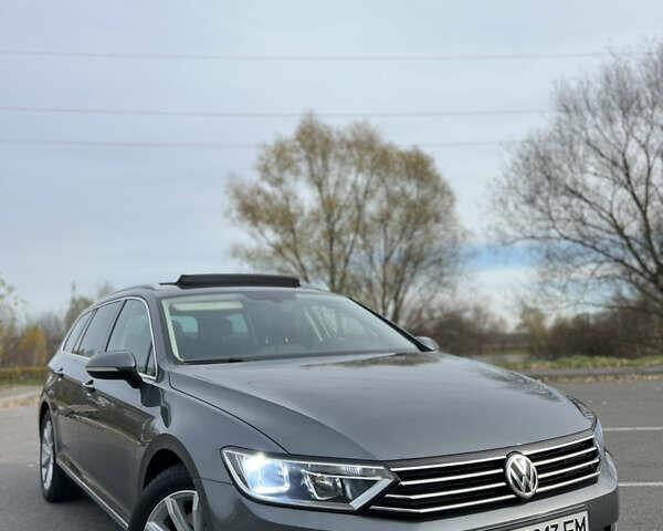 Серый Фольксваген Пассат, объемом двигателя 1.6 л и пробегом 265 тыс. км за 13200 $, фото 2 на Automoto.ua