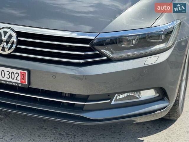 Серый Фольксваген Пассат, объемом двигателя 1.8 л и пробегом 165 тыс. км за 15500 $, фото 6 на Automoto.ua