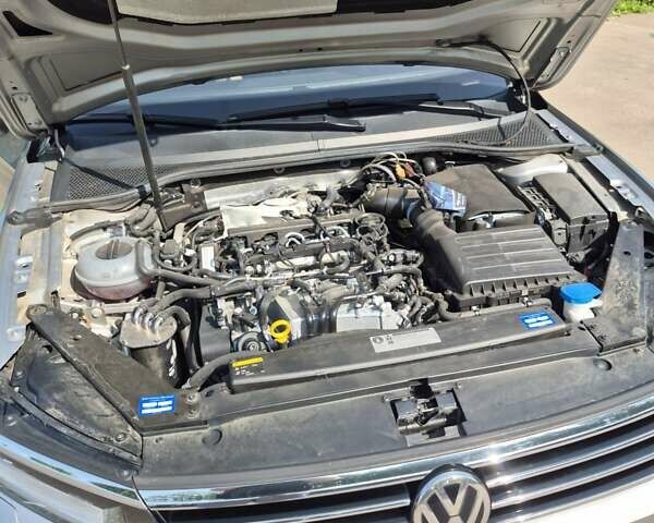 Серый Фольксваген Пассат, объемом двигателя 1.97 л и пробегом 267 тыс. км за 19000 $, фото 50 на Automoto.ua