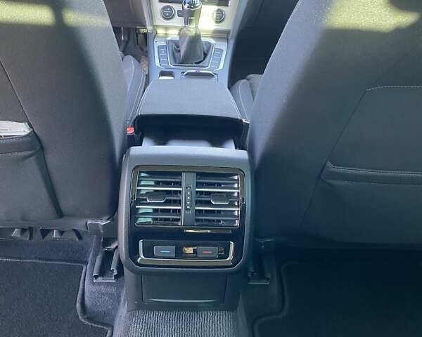 Сірий Фольксваген Пассат, об'ємом двигуна 1.6 л та пробігом 257 тис. км за 13300 $, фото 23 на Automoto.ua