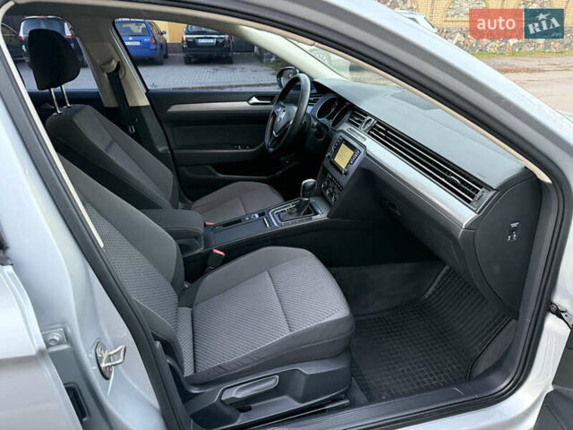 Серый Фольксваген Пассат, объемом двигателя 1.6 л и пробегом 237 тыс. км за 12800 $, фото 19 на Automoto.ua