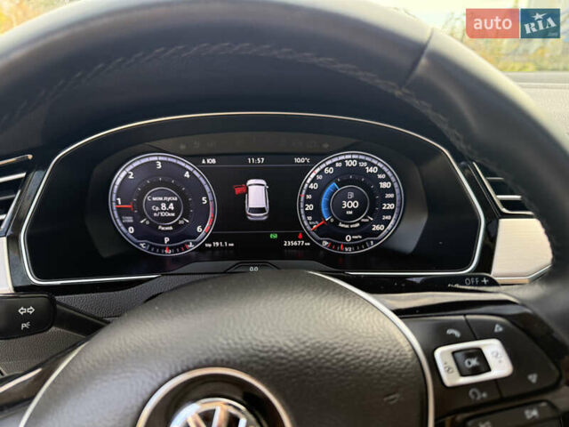 Сірий Фольксваген Пассат, об'ємом двигуна 1.97 л та пробігом 235 тис. км за 18200 $, фото 21 на Automoto.ua