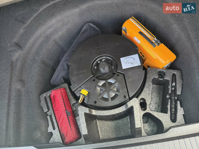 Сірий Фольксваген Пассат, об'ємом двигуна 1.97 л та пробігом 235 тис. км за 18200 $, фото 33 на Automoto.ua