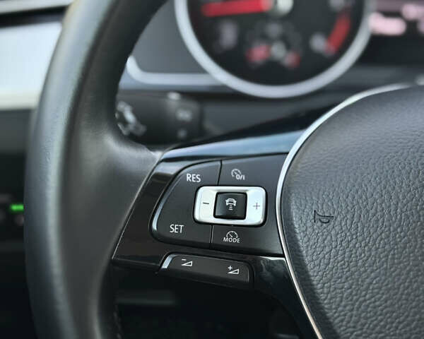 Сірий Фольксваген Пассат, об'ємом двигуна 1.6 л та пробігом 319 тис. км за 12200 $, фото 34 на Automoto.ua