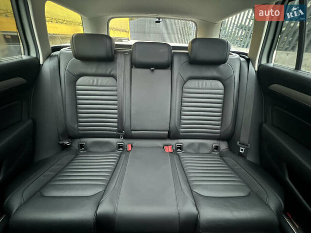 Сірий Фольксваген Пассат, об'ємом двигуна 1.6 л та пробігом 260 тис. км за 13999 $, фото 36 на Automoto.ua