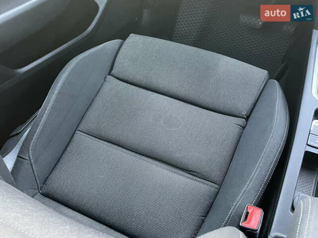 Серый Фольксваген Пассат, объемом двигателя 1.6 л и пробегом 262 тыс. км за 11800 $, фото 20 на Automoto.ua