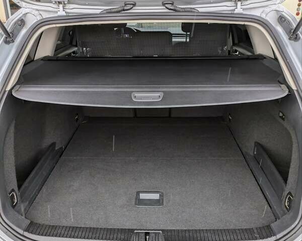 Серый Фольксваген Пассат, объемом двигателя 1.97 л и пробегом 320 тыс. км за 13400 $, фото 19 на Automoto.ua