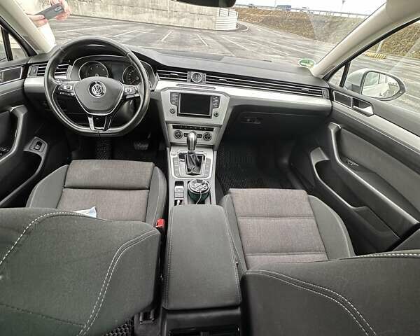 Серый Фольксваген Пассат, объемом двигателя 1.97 л и пробегом 306 тыс. км за 15000 $, фото 29 на Automoto.ua