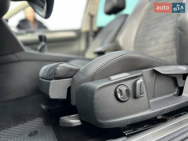 Серый Фольксваген Пассат, объемом двигателя 1.6 л и пробегом 265 тыс. км за 13200 $, фото 36 на Automoto.ua