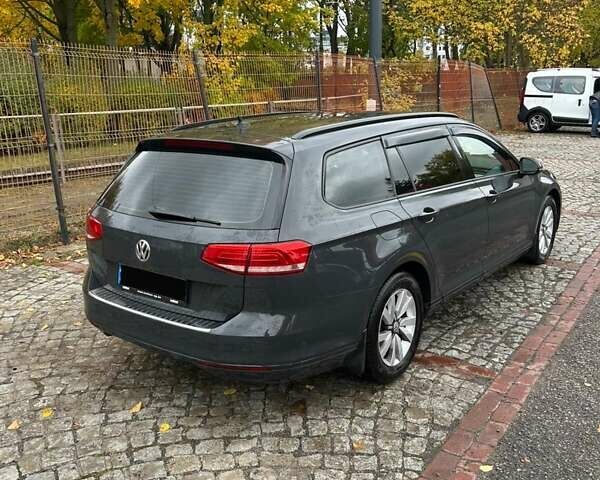 Серый Фольксваген Пассат, объемом двигателя 1.97 л и пробегом 187 тыс. км за 15000 $, фото 2 на Automoto.ua