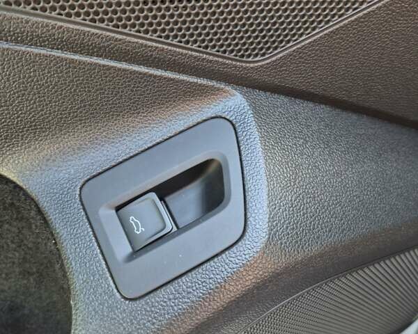 Серый Фольксваген Пассат, объемом двигателя 1.97 л и пробегом 267 тыс. км за 19000 $, фото 36 на Automoto.ua