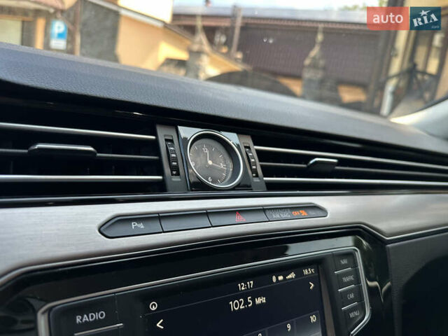 Серый Фольксваген Пассат, объемом двигателя 1.97 л и пробегом 275 тыс. км за 15999 $, фото 41 на Automoto.ua