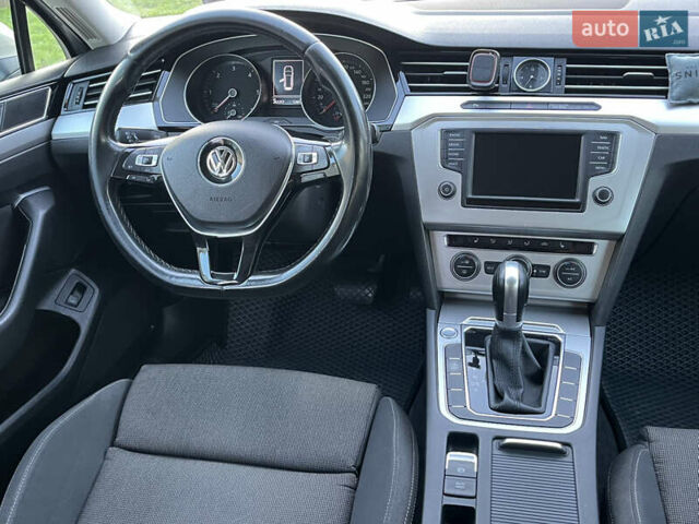 Серый Фольксваген Пассат, объемом двигателя 1.6 л и пробегом 262 тыс. км за 11800 $, фото 18 на Automoto.ua