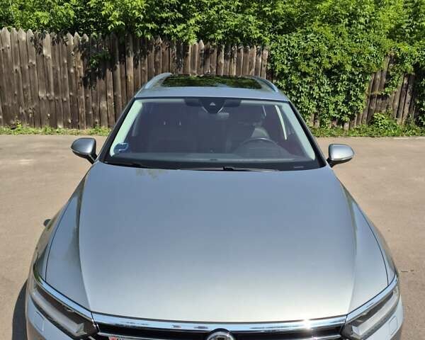 Серый Фольксваген Пассат, объемом двигателя 1.97 л и пробегом 267 тыс. км за 19000 $, фото 5 на Automoto.ua