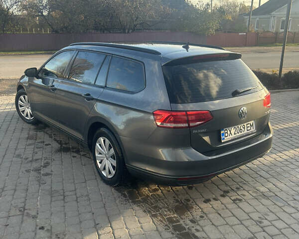 Серый Фольксваген Пассат, объемом двигателя 1.6 л и пробегом 216 тыс. км за 13100 $, фото 7 на Automoto.ua