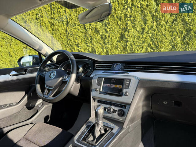 Серый Фольксваген Пассат, объемом двигателя 2 л и пробегом 195 тыс. км за 16999 $, фото 35 на Automoto.ua