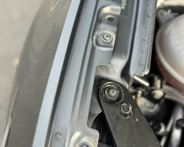 Серый Фольксваген Пассат, объемом двигателя 1.6 л и пробегом 265 тыс. км за 13200 $, фото 80 на Automoto.ua