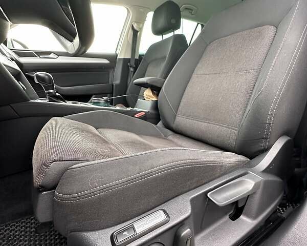 Серый Фольксваген Пассат, объемом двигателя 1.97 л и пробегом 306 тыс. км за 15000 $, фото 41 на Automoto.ua