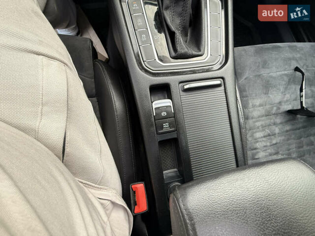 Сірий Фольксваген Пассат, об'ємом двигуна 1.97 л та пробігом 235 тис. км за 18200 $, фото 26 на Automoto.ua