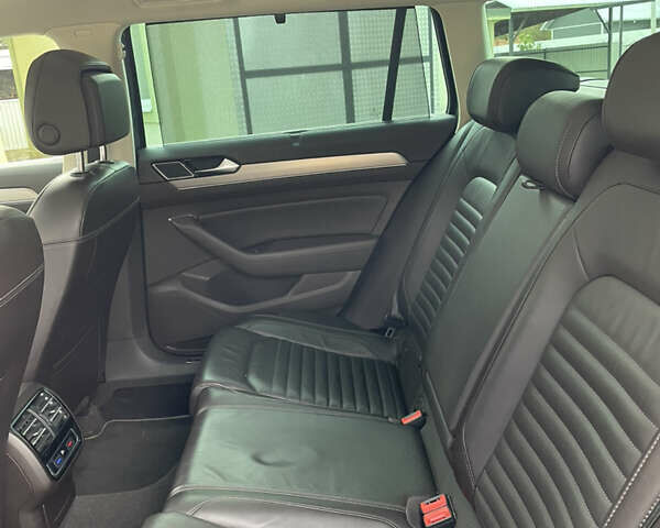 Серый Фольксваген Пассат, объемом двигателя 1.97 л и пробегом 233 тыс. км за 21999 $, фото 22 на Automoto.ua