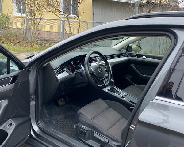 Серый Фольксваген Пассат, объемом двигателя 1.97 л и пробегом 275 тыс. км за 15800 $, фото 13 на Automoto.ua