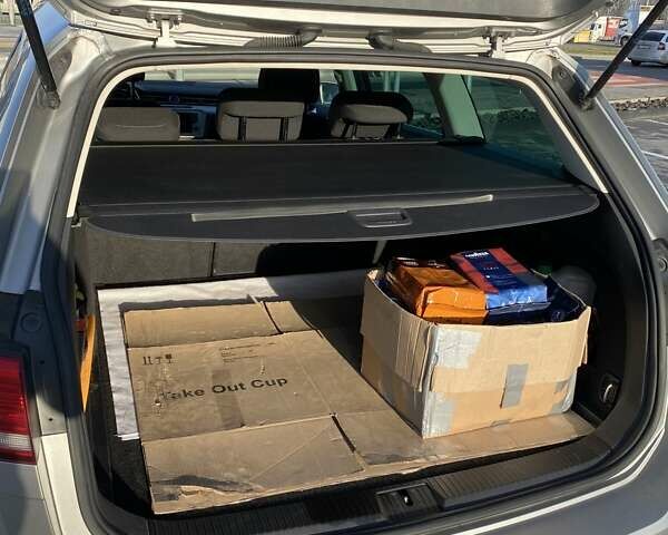 Сірий Фольксваген Пассат, об'ємом двигуна 1.6 л та пробігом 257 тис. км за 13300 $, фото 27 на Automoto.ua