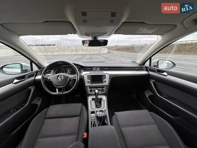 Серый Фольксваген Пассат, объемом двигателя 1.97 л и пробегом 306 тыс. км за 15000 $, фото 28 на Automoto.ua