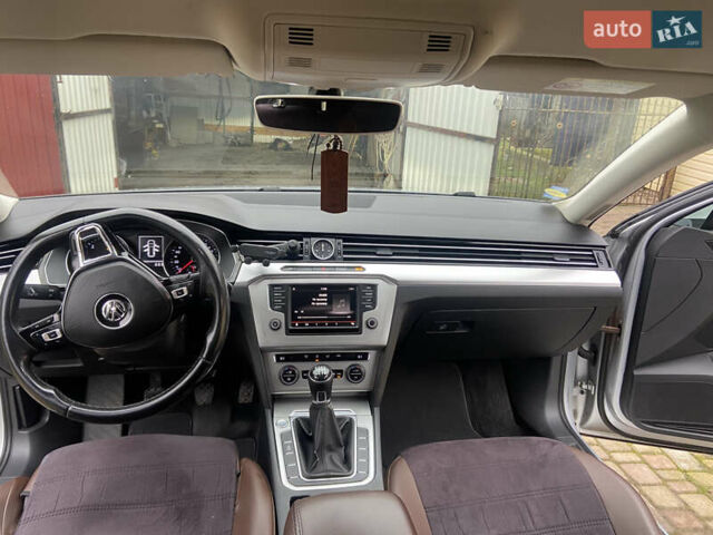 Серый Фольксваген Пассат, объемом двигателя 1.6 л и пробегом 320 тыс. км за 13500 $, фото 3 на Automoto.ua