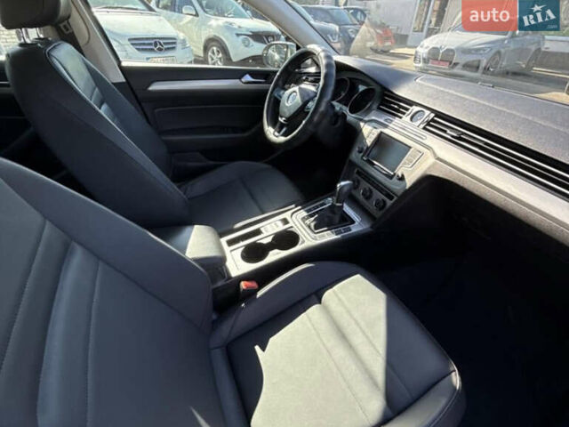 Серый Фольксваген Пассат, объемом двигателя 2 л и пробегом 201 тыс. км за 12500 $, фото 6 на Automoto.ua