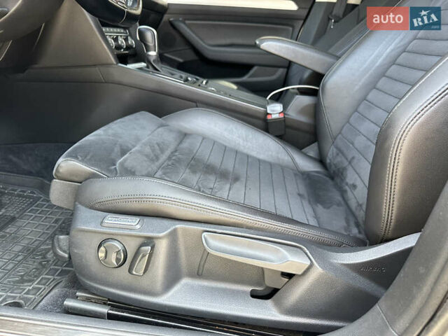 Серый Фольксваген Пассат, объемом двигателя 1.97 л и пробегом 275 тыс. км за 15999 $, фото 35 на Automoto.ua