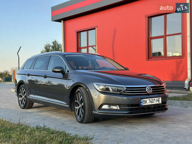 Серый Фольксваген Пассат, объемом двигателя 2 л и пробегом 220 тыс. км за 17999 $, фото 6 на Automoto.ua