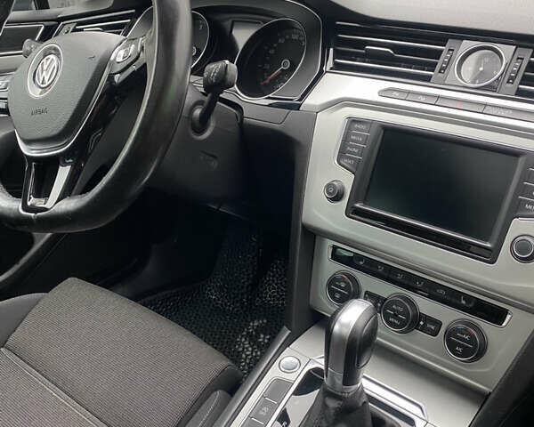 Серый Фольксваген Пассат, объемом двигателя 1.97 л и пробегом 275 тыс. км за 15800 $, фото 21 на Automoto.ua