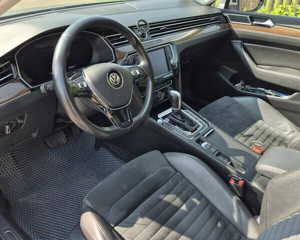 Серый Фольксваген Пассат, объемом двигателя 1.97 л и пробегом 267 тыс. км за 19000 $, фото 28 на Automoto.ua