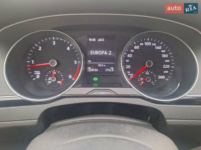 Серый Фольксваген Пассат, объемом двигателя 2 л и пробегом 225 тыс. км за 13000 $, фото 6 на Automoto.ua