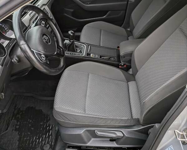 Серый Фольксваген Пассат, объемом двигателя 1.97 л и пробегом 320 тыс. км за 13400 $, фото 10 на Automoto.ua