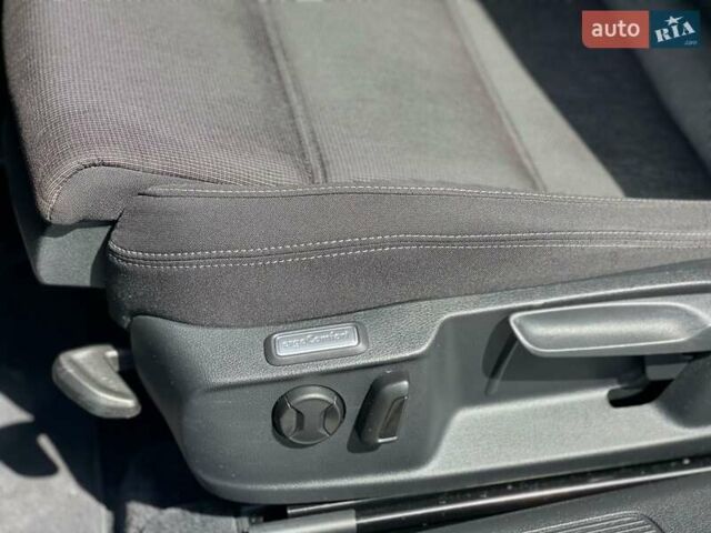 Серый Фольксваген Пассат, объемом двигателя 1.8 л и пробегом 165 тыс. км за 15500 $, фото 25 на Automoto.ua