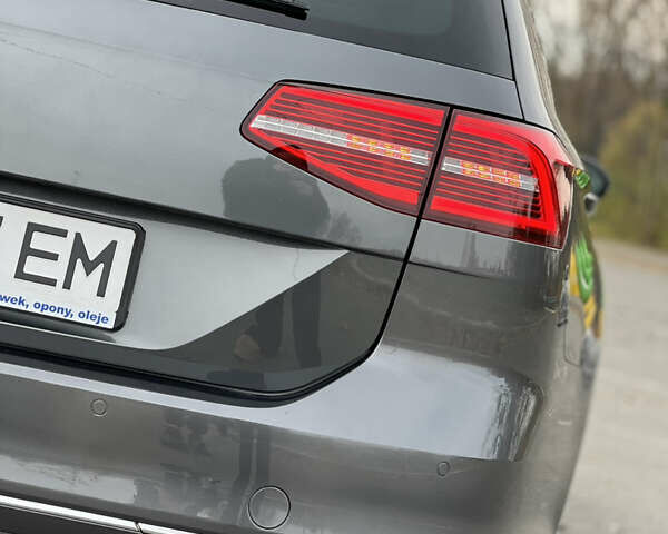 Серый Фольксваген Пассат, объемом двигателя 1.6 л и пробегом 265 тыс. км за 13200 $, фото 18 на Automoto.ua