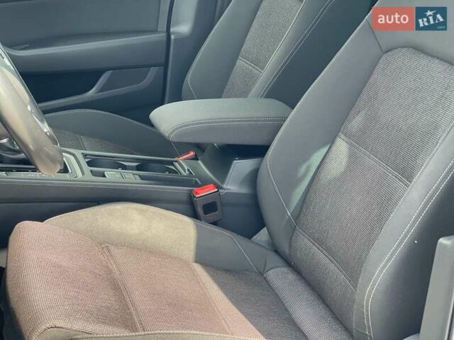 Серый Фольксваген Пассат, объемом двигателя 1.8 л и пробегом 165 тыс. км за 15500 $, фото 15 на Automoto.ua