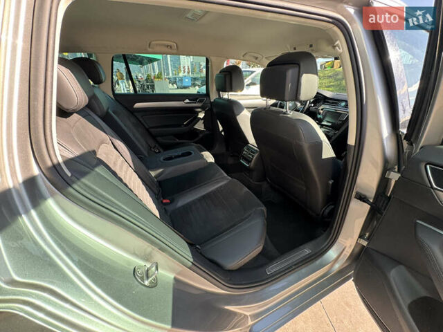 Сірий Фольксваген Пассат, об'ємом двигуна 1.6 л та пробігом 264 тис. км за 15800 $, фото 56 на Automoto.ua