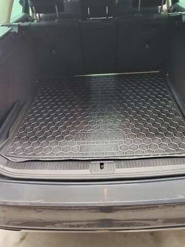 Серый Фольксваген Пассат, объемом двигателя 1.97 л и пробегом 258 тыс. км за 14200 $, фото 4 на Automoto.ua