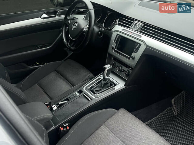 Серый Фольксваген Пассат, объемом двигателя 1.97 л и пробегом 240 тыс. км за 15599 $, фото 14 на Automoto.ua