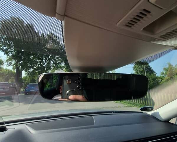 Серый Фольксваген Пассат, объемом двигателя 1.97 л и пробегом 267 тыс. км за 19000 $, фото 32 на Automoto.ua