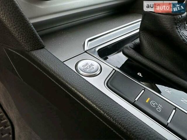 Фольксваген Пассат 2016 в Радомышле на Automoto.ua Серый Фольксваген Пассат, объемом двигателя 1.97 л и пробегом 286 тыс. км за 14500 $, фото 18 на Automoto.ua
