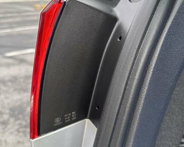 Серый Фольксваген Пассат, объемом двигателя 1.97 л и пробегом 306 тыс. км за 15000 $, фото 45 на Automoto.ua