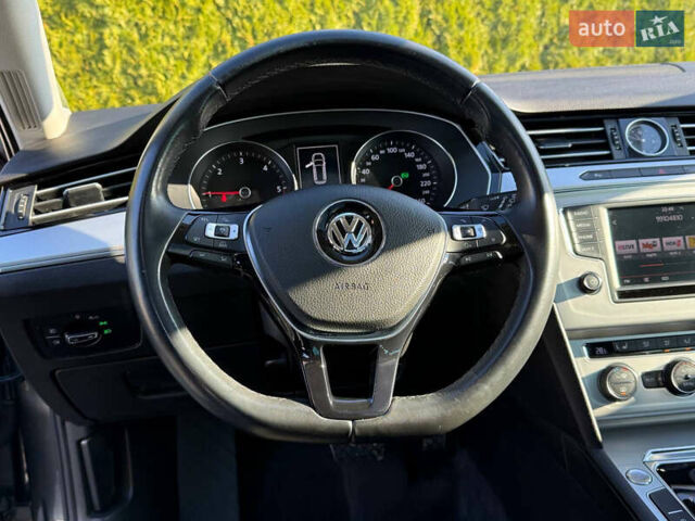 Сірий Фольксваген Пассат, об'ємом двигуна 2 л та пробігом 195 тис. км за 16999 $, фото 64 на Automoto.ua