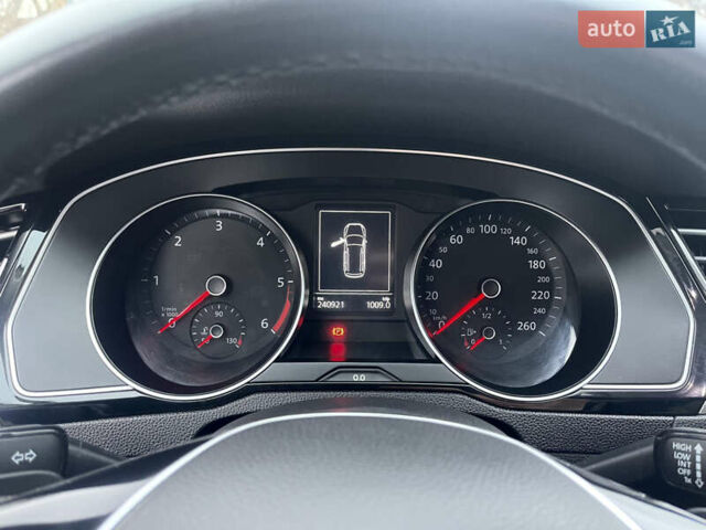 Серый Фольксваген Пассат, объемом двигателя 1.97 л и пробегом 240 тыс. км за 15599 $, фото 24 на Automoto.ua