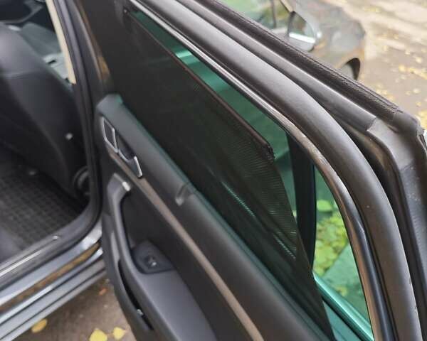 Серый Фольксваген Пассат, объемом двигателя 1.6 л и пробегом 190 тыс. км за 13900 $, фото 13 на Automoto.ua