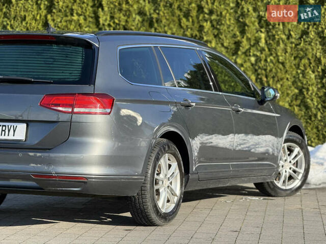 Серый Фольксваген Пассат, объемом двигателя 2 л и пробегом 195 тыс. км за 16999 $, фото 27 на Automoto.ua